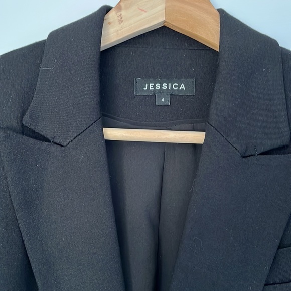 A gorgeous woman blazer🐬 - Picture 2 of 5